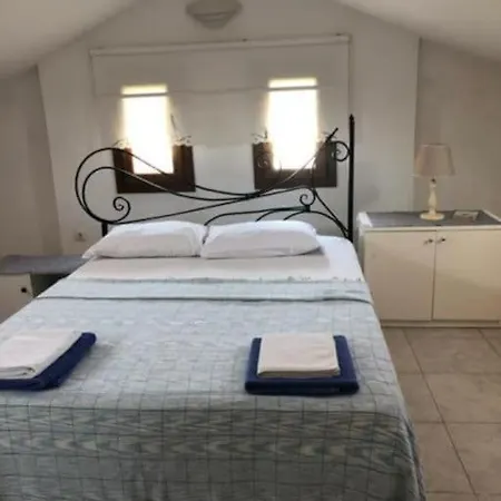 Sleeps 6, Spacious With Large Garden - Awz 307 Villa Marmaris